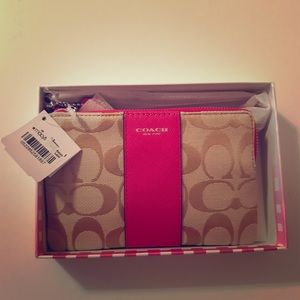 Brand New Signature Coach Fabric Wristlet